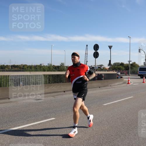 03.10.2025 - Köhlbrandbrückenlauf Julia Fischer http://msf.ph/oto/8999069 03.10.2025 12:10:23 Position 3  meine-sportfotos.de
