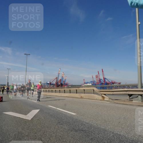 03.10.2025 - Köhlbrandbrückenlauf Matties Gatica Varas http://msf.ph/oto/8999078 03.10.2025 12:51:46 Position 2  meine-sportfotos.de