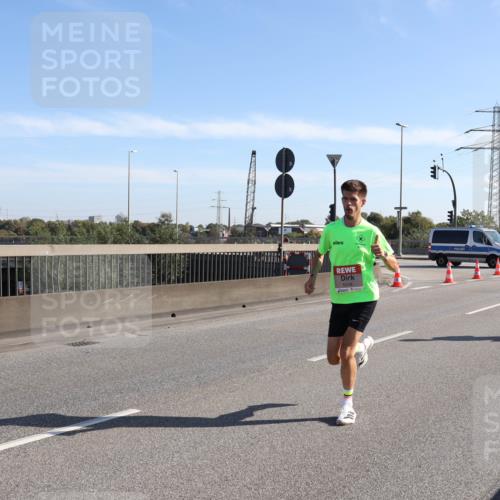 03.10.2025 - Köhlbrandbrückenlauf Julia Fischer http://msf.ph/oto/8999082 03.10.2025 12:10:37 Position 3 6248 meine-sportfotos.de