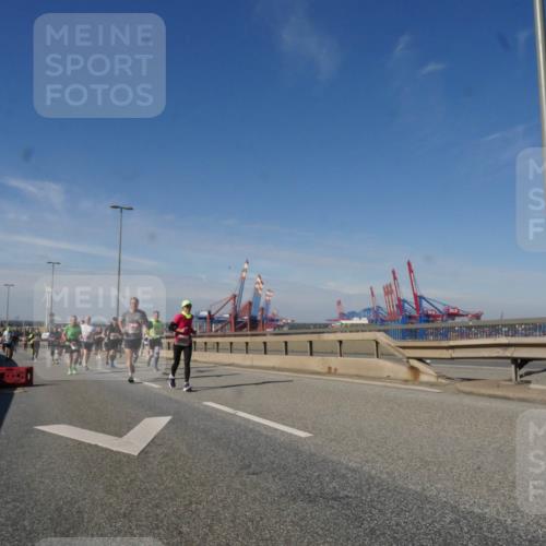 03.10.2025 - Köhlbrandbrückenlauf Matties Gatica Varas http://msf.ph/oto/8999085 03.10.2025 12:51:47 Position 2  meine-sportfotos.de