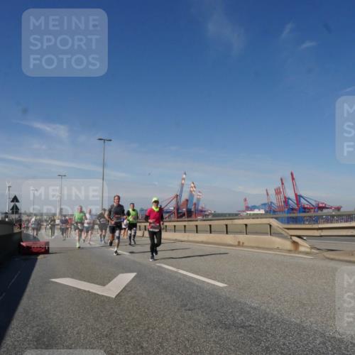 03.10.2025 - Köhlbrandbrückenlauf Matties Gatica Varas http://msf.ph/oto/8999087 03.10.2025 12:51:47 Position 2  meine-sportfotos.de