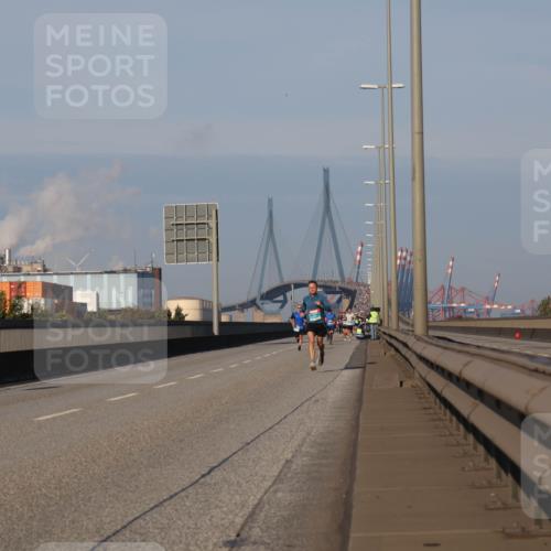03.10.2025 - Köhlbrandbrückenlauf Luisa Fischer http://msf.ph/oto/8999089 03.10.2025 10:40:38 Position 3  meine-sportfotos.de