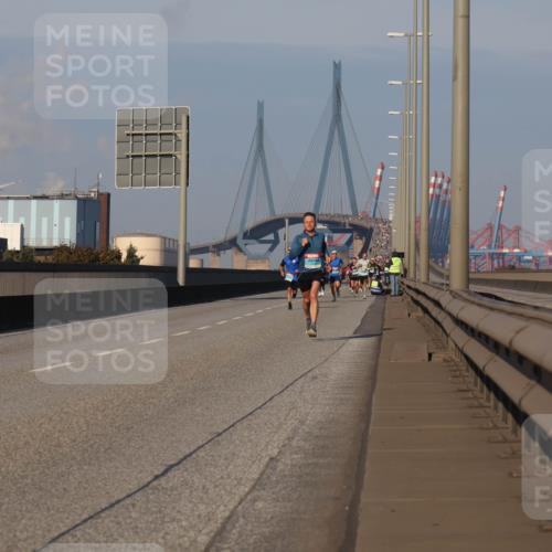 03.10.2025 - Köhlbrandbrückenlauf Luisa Fischer http://msf.ph/oto/8999091 03.10.2025 10:40:38 Position 3  meine-sportfotos.de