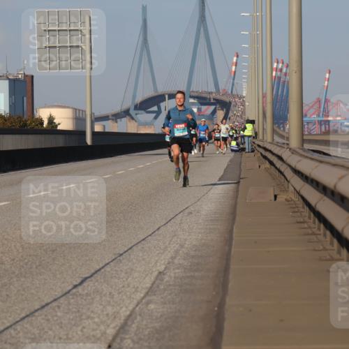 03.10.2025 - Köhlbrandbrückenlauf Luisa Fischer http://msf.ph/oto/8999098 03.10.2025 10:40:38 Position 3  meine-sportfotos.de