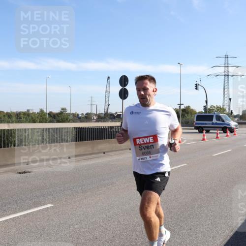 03.10.2025 - Köhlbrandbrückenlauf Julia Fischer http://msf.ph/oto/8999101 03.10.2025 12:10:43 Position 3 6085 meine-sportfotos.de