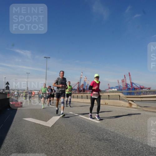 03.10.2025 - Köhlbrandbrückenlauf Matties Gatica Varas http://msf.ph/oto/8999104 03.10.2025 12:51:48 Position 2  meine-sportfotos.de
