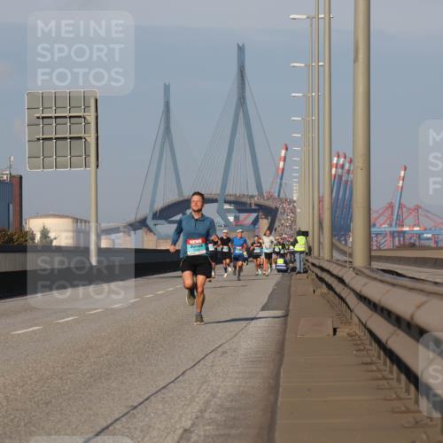 03.10.2025 - Köhlbrandbrückenlauf Luisa Fischer http://msf.ph/oto/8999105 03.10.2025 10:40:39 Position 3  meine-sportfotos.de