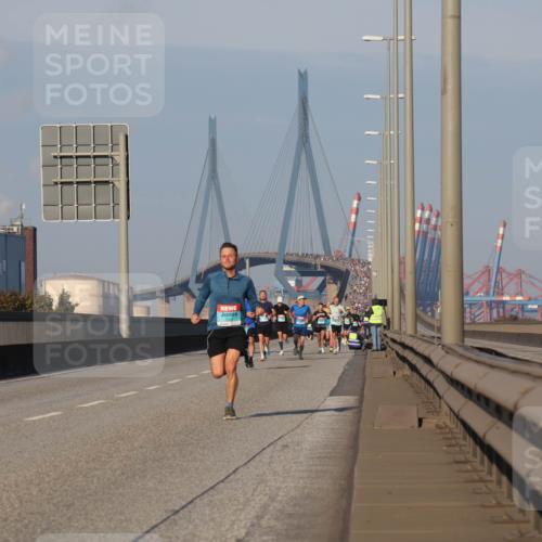 03.10.2025 - Köhlbrandbrückenlauf Luisa Fischer http://msf.ph/oto/8999115 03.10.2025 10:40:39 Position 3  meine-sportfotos.de