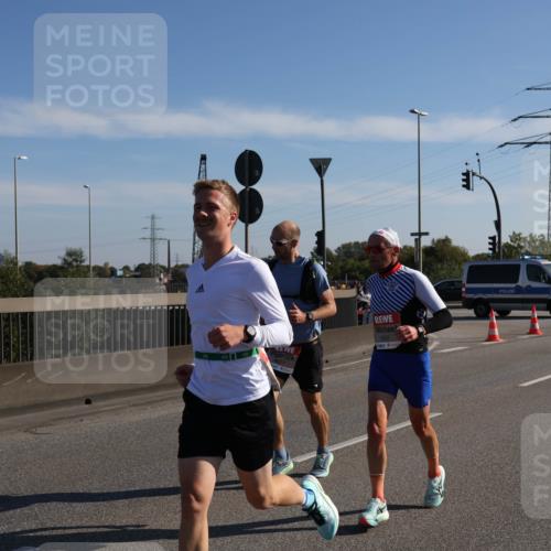 03.10.2025 - Köhlbrandbrückenlauf Julia Fischer http://msf.ph/oto/8999117 03.10.2025 12:10:59 Position 3  meine-sportfotos.de