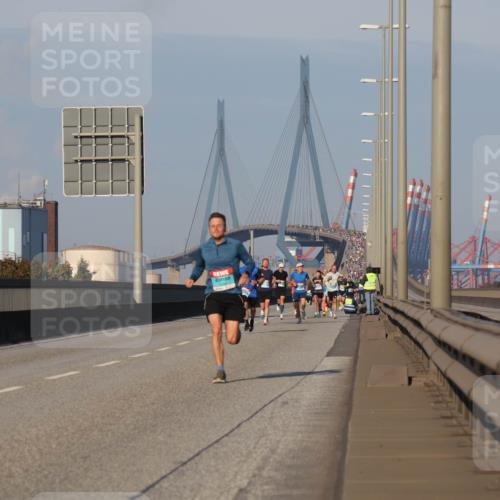 03.10.2025 - Köhlbrandbrückenlauf Luisa Fischer http://msf.ph/oto/8999121 03.10.2025 10:40:40 Position 3  meine-sportfotos.de
