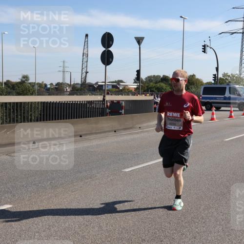 03.10.2025 - Köhlbrandbrückenlauf Julia Fischer http://msf.ph/oto/8999135 03.10.2025 12:11:15 Position 3 6016 meine-sportfotos.de