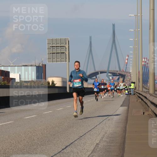 03.10.2025 - Köhlbrandbrückenlauf Luisa Fischer http://msf.ph/oto/8999139 03.10.2025 10:40:41 Position 3  meine-sportfotos.de