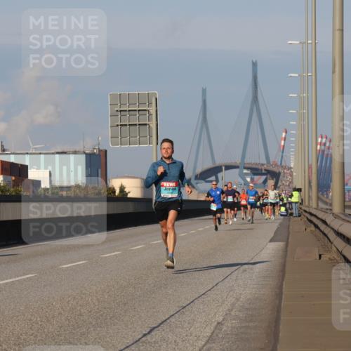 03.10.2025 - Köhlbrandbrückenlauf Luisa Fischer http://msf.ph/oto/8999143 03.10.2025 10:40:41 Position 3  meine-sportfotos.de