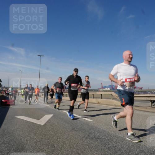 03.10.2025 - Köhlbrandbrückenlauf Matties Gatica Varas http://msf.ph/oto/8999146 03.10.2025 12:51:52 Position 2  meine-sportfotos.de