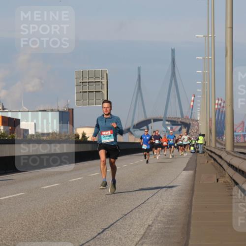 03.10.2025 - Köhlbrandbrückenlauf Luisa Fischer http://msf.ph/oto/8999148 03.10.2025 10:40:42 Position 3  meine-sportfotos.de