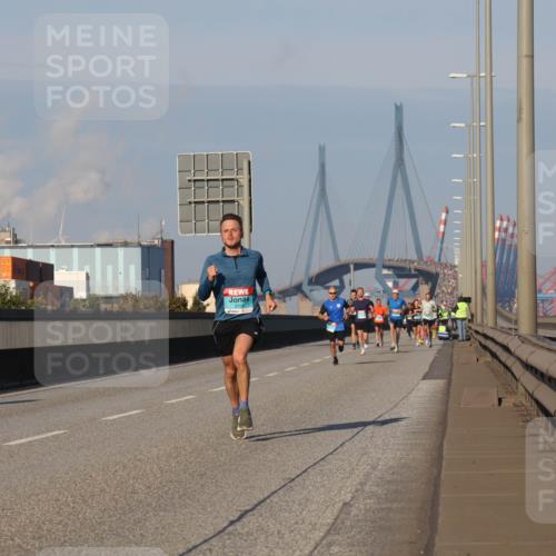 03.10.2025 - Köhlbrandbrückenlauf Luisa Fischer http://msf.ph/oto/8999154 03.10.2025 10:40:42 Position 3  meine-sportfotos.de