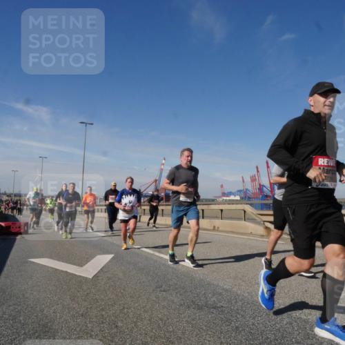 03.10.2025 - Köhlbrandbrückenlauf Matties Gatica Varas http://msf.ph/oto/8999155 03.10.2025 12:51:54 Position 2 779 meine-sportfotos.de