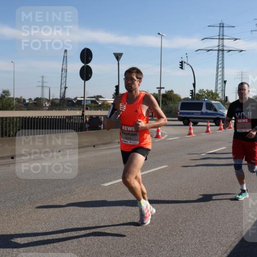 03.10.2025 - Köhlbrandbrückenlauf Julia Fischer http://msf.ph/oto/8999162 03.10.2025 12:11:22 Position 3 4019 meine-sportfotos.de