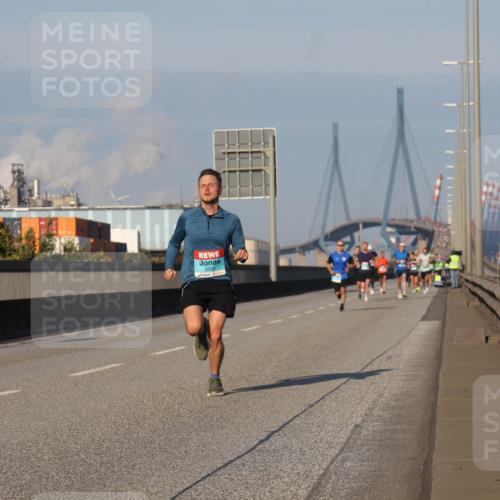 03.10.2025 - Köhlbrandbrückenlauf Luisa Fischer http://msf.ph/oto/8999169 03.10.2025 10:40:43 Position 3  meine-sportfotos.de
