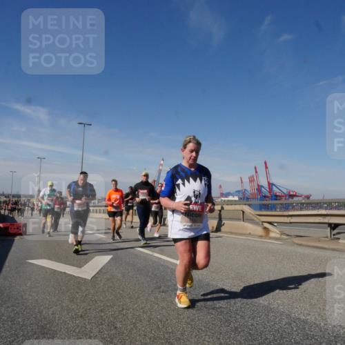 03.10.2025 - Köhlbrandbrückenlauf Matties Gatica Varas http://msf.ph/oto/8999170 03.10.2025 12:51:55 Position 2 6531 meine-sportfotos.de
