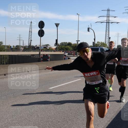 03.10.2025 - Köhlbrandbrückenlauf Julia Fischer http://msf.ph/oto/8999171 03.10.2025 12:11:24 Position 3 6804 meine-sportfotos.de
