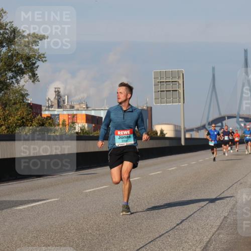 03.10.2025 - Köhlbrandbrückenlauf Luisa Fischer http://msf.ph/oto/8999178 03.10.2025 10:40:44 Position 3 3350 meine-sportfotos.de