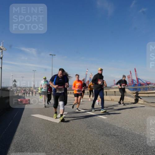 03.10.2025 - Köhlbrandbrückenlauf Matties Gatica Varas http://msf.ph/oto/8999181 03.10.2025 12:51:56 Position 2 18 meine-sportfotos.de