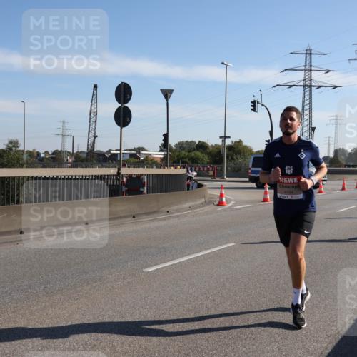 03.10.2025 - Köhlbrandbrückenlauf Julia Fischer http://msf.ph/oto/8999184 03.10.2025 12:11:28 Position 3 4104 meine-sportfotos.de