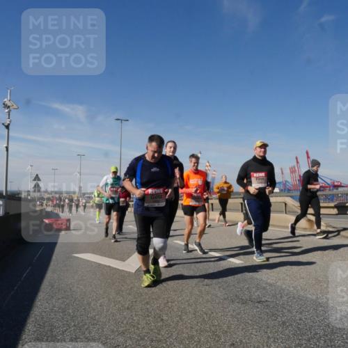 03.10.2025 - Köhlbrandbrückenlauf Matties Gatica Varas http://msf.ph/oto/8999185 03.10.2025 12:51:56 Position 2  meine-sportfotos.de