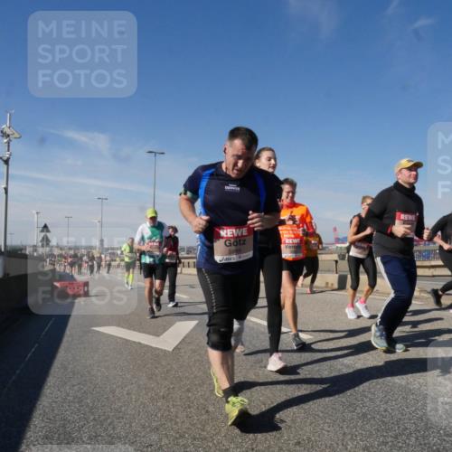 03.10.2025 - Köhlbrandbrückenlauf Matties Gatica Varas http://msf.ph/oto/8999188 03.10.2025 12:51:57 Position 2 5986, 04254, 118 meine-sportfotos.de