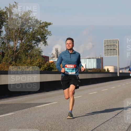 03.10.2025 - Köhlbrandbrückenlauf Luisa Fischer http://msf.ph/oto/8999191 03.10.2025 10:40:44 Position 3 3350 meine-sportfotos.de