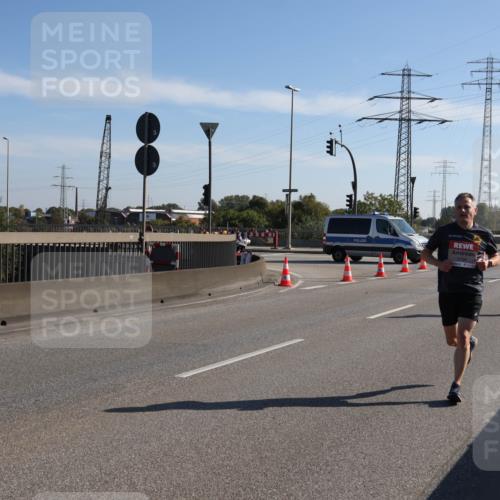 03.10.2025 - Köhlbrandbrückenlauf Julia Fischer http://msf.ph/oto/8999200 03.10.2025 12:11:31 Position 3  meine-sportfotos.de