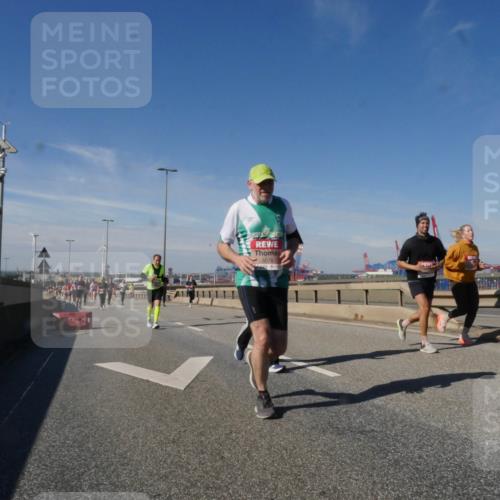 03.10.2025 - Köhlbrandbrückenlauf Matties Gatica Varas http://msf.ph/oto/8999206 03.10.2025 12:51:58 Position 2 5076 meine-sportfotos.de
