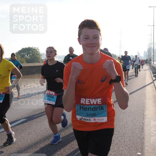 03.10.2025 - Köhlbrandbrückenlauf Fabian Wolf http://msf.ph/oto/8999212 03.10.2025 09:16:31 Position 3 3333, 1242, 3496 meine-sportfotos.de