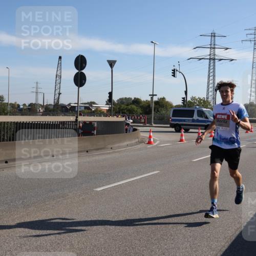03.10.2025 - Köhlbrandbrückenlauf Julia Fischer http://msf.ph/oto/8999213 03.10.2025 12:11:33 Position 3  meine-sportfotos.de