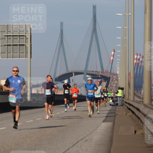 03.10.2025 - Köhlbrandbrückenlauf Luisa Fischer http://msf.ph/oto/8999218 03.10.2025 10:40:49 Position 3  meine-sportfotos.de