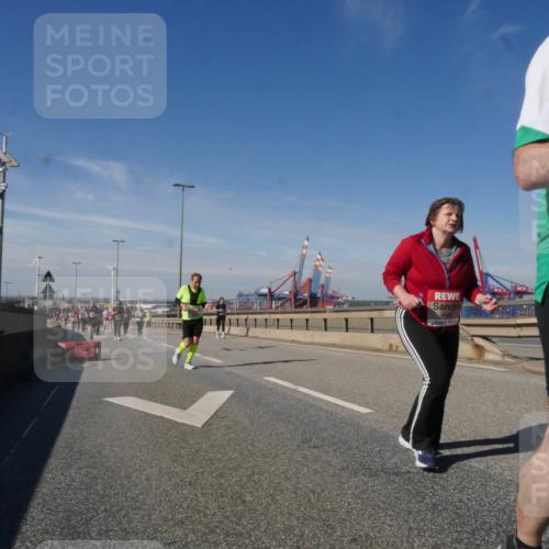 03.10.2025 - Köhlbrandbrückenlauf Matties Gatica Varas http://msf.ph/oto/8999220 03.10.2025 12:51:59 Position 2  meine-sportfotos.de