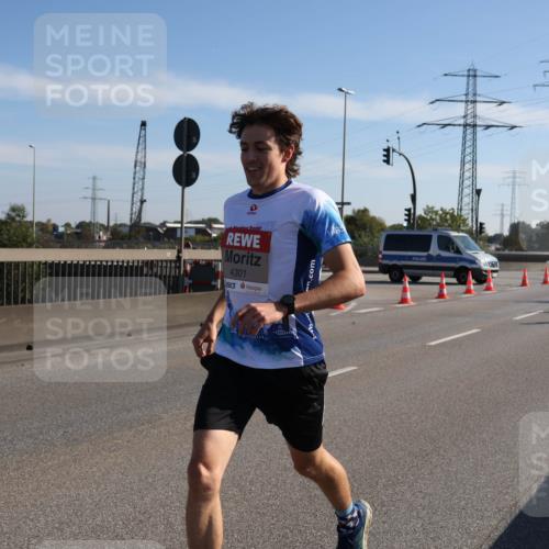 03.10.2025 - Köhlbrandbrückenlauf Julia Fischer http://msf.ph/oto/8999221 03.10.2025 12:11:34 Position 3 4301 meine-sportfotos.de