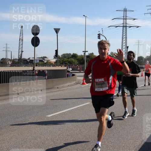03.10.2025 - Köhlbrandbrückenlauf Julia Fischer http://msf.ph/oto/8999226 03.10.2025 12:11:38 Position 3 4142 meine-sportfotos.de
