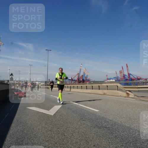 03.10.2025 - Köhlbrandbrückenlauf Matties Gatica Varas http://msf.ph/oto/8999227 03.10.2025 12:52:00 Position 2  meine-sportfotos.de