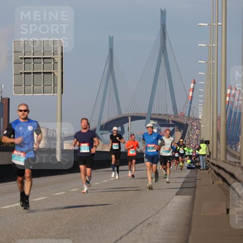 03.10.2025 - Köhlbrandbrückenlauf Luisa Fischer http://msf.ph/oto/8999230 03.10.2025 10:40:50 Position 3  meine-sportfotos.de
