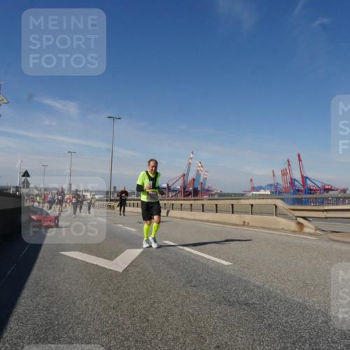 03.10.2025 - Köhlbrandbrückenlauf Matties Gatica Varas http://msf.ph/oto/8999234 03.10.2025 12:52:01 Position 2 18 meine-sportfotos.de