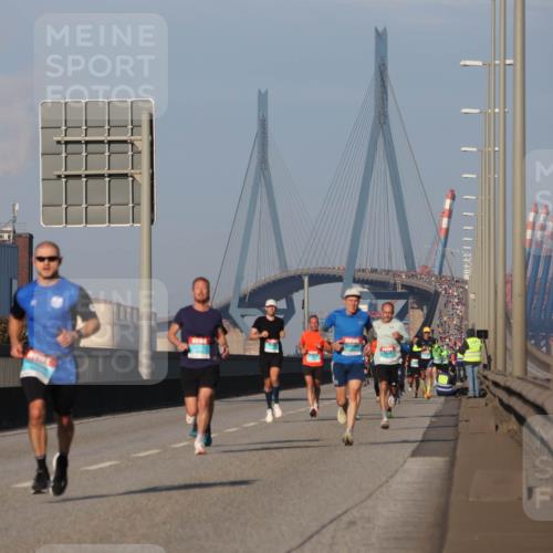 03.10.2025 - Köhlbrandbrückenlauf Luisa Fischer http://msf.ph/oto/8999235 03.10.2025 10:40:50 Position 3  meine-sportfotos.de