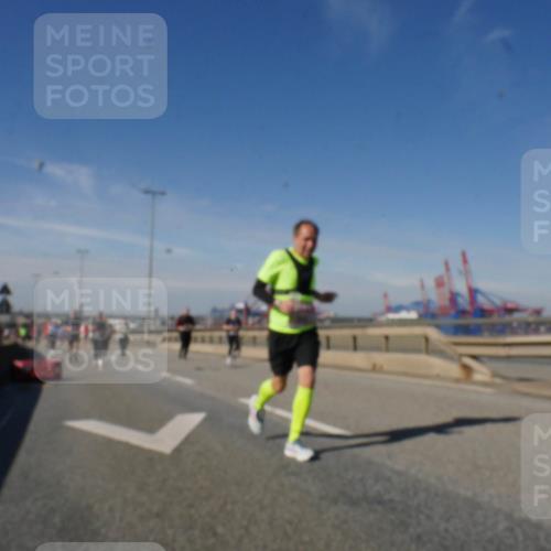 03.10.2025 - Köhlbrandbrückenlauf Matties Gatica Varas http://msf.ph/oto/8999242 03.10.2025 12:52:02 Position 2  meine-sportfotos.de