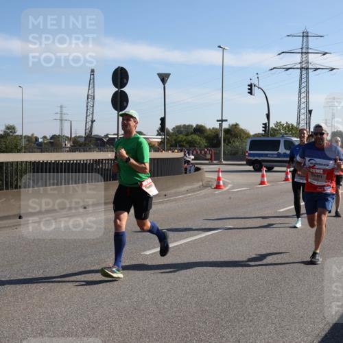 03.10.2025 - Köhlbrandbrückenlauf Julia Fischer http://msf.ph/oto/8999243 03.10.2025 12:11:40 Position 3  meine-sportfotos.de