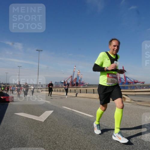 03.10.2025 - Köhlbrandbrückenlauf Matties Gatica Varas http://msf.ph/oto/8999248 03.10.2025 12:52:02 Position 2 6733 meine-sportfotos.de