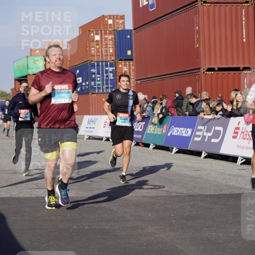 03.10.2025 - Köhlbrandbrückenlauf Michael Burmester http://msf.ph/oto/8999255 03.10.2025 10:03:44 Ziel 1039, 1216, 1309, 1353, 2767, 3235, 3236, 3462, 3465, 3659, 3804, 3821, 3825 meine-sportfotos.de