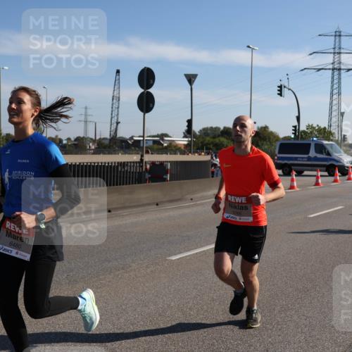 03.10.2025 - Köhlbrandbrückenlauf Julia Fischer http://msf.ph/oto/8999264 03.10.2025 12:11:42 Position 3 6480, 5765 meine-sportfotos.de