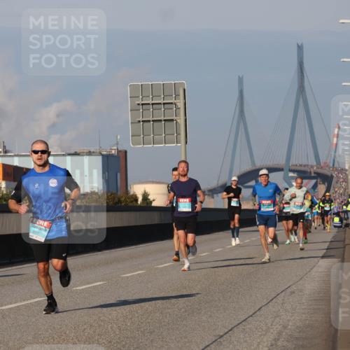 03.10.2025 - Köhlbrandbrückenlauf Luisa Fischer http://msf.ph/oto/8999265 03.10.2025 10:40:53 Position 3 2937 meine-sportfotos.de