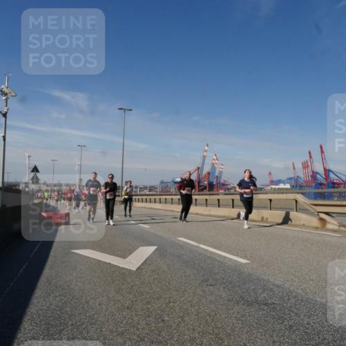 03.10.2025 - Köhlbrandbrückenlauf Matties Gatica Varas http://msf.ph/oto/8999272 03.10.2025 12:52:05 Position 2  meine-sportfotos.de